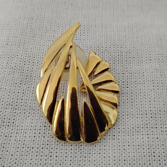 ❤️GIVENCHY PARIS Gold PIERCED Earrings 3/4" x 1 1/4" - Picture 2 of 4